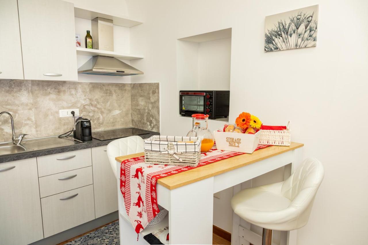 Ferienwohnung Eutuxia Taranto Exterior foto
